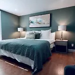 Spacious Dog-friendly Retreat Near Ballantyne * Charlotte