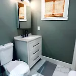 Spacious Dog-friendly Retreat Near Ballantyne Holiday home Charlotte