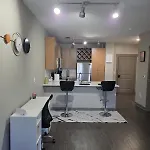 Gorgeous Uptown With Pool *