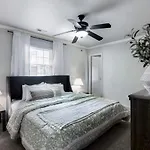 Serene Getaway With Patio In Pineville Holiday home Charlotte