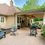 Impressive Luxurious Rental With Pool And Game Space In Nc