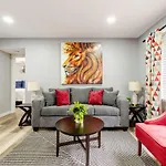 Spacious 2br 2ba Steps From Hospitals And Uptown Minimum 15 Days Or Apartment *