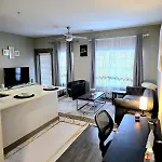 Apartment Skyline Serenity- Gym, Walk To Bars And Restaurants *