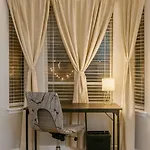 The Serene Uptown Flat Apartment *