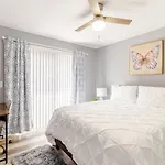 Spacious 2br 2ba Steps From Hospitals And Uptown Minimum 15 Days Or