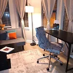The Serene Uptown Flat Apartment *