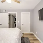 Spacious 2br 2ba Steps From Hospitals And Uptown Minimum 15 Days Or Charlotte