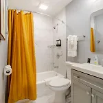 Apartment Spacious 2br 2ba Steps From Hospitals And Uptown Minimum 15 Days Or *