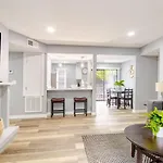 Apartment Spacious 2br 2ba Steps From Hospitals And Uptown Minimum 15 Days Or Charlotte