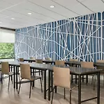 Express By Marriott South End Hotel 3*
