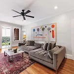 Spacious 2Br In Myers Park With Sunroom