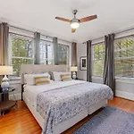 Holiday home Contemporary 2br In Myers Park With Screened Porch Charlotte