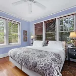 Spacious 2Br In Myers Park With Sunroom