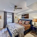Comfortable And Stylish Near Myers Park