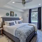 Spacious Conveniently Located 1br In Myers Park Holiday home