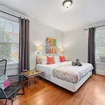 Elegant And Colorful 1Br With Covered Porch