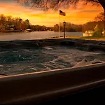 Cozy Cottage With Swimming Pool In Charlotte, North Carolina