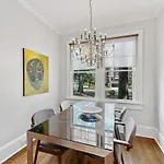 2 Bedroom In Myers Park With Comfortable Screened Porch