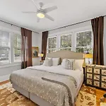 Holiday home Stylish Myers Park 2 Bedroom With Screened Porch