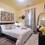 Uptown Charlotte 3Br | Hot Tub + Fire Pit