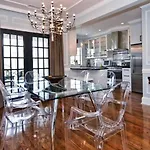 Beautifully Furnished Modern 2br With Balcony Charlotte