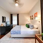 Elegant 1Br In Elizabeth With Covered Porch