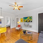 Holiday home Bright And Restful 2br Near Uptown With Balcony