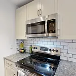3 Mi To Dtwn Charlotte! Quiet Haven W/ Fenced Yard