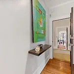 Stylish Myers Park 2 Bedroom With Screened Porch