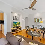 Contemporary 2br In Myers Park With Screened Porch Holiday home Charlotte