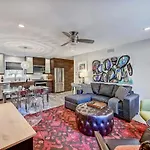 Comfortable And Stylish Near Myers Park Holiday home *