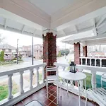 Elegant 1br In Elizabeth With Covered Porch Charlotte