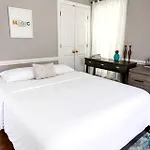 Disconnect At With Great Surroundings In Charlotte, North Carolina Holiday home