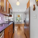 Stylish Myers Park 2 Bedroom With Screened Porch Charlotte