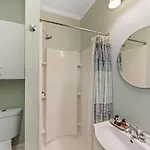 Vibrant And Cozy 2br Near Uptown With Balcony * Charlotte