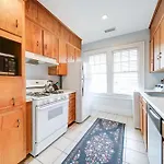 Elegant 1br In Elizabeth With Covered Porch Holiday home Charlotte
