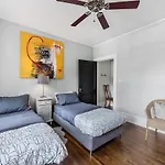 Contemporary Gem In The Heart Of Myers Park Holiday home *