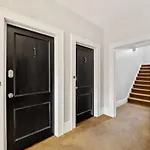 Contemporary 2br In Myers Park With Screened Porch