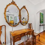 Holiday home Stylish Myers Park 2 Bedroom With Screened Porch
