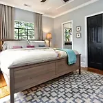 Beautifully Furnished Modern 2br With Balcony *