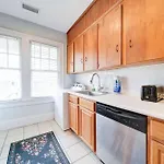 Elegant 1br In Elizabeth With Covered Porch Charlotte