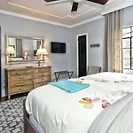 Holiday home Beautifully Furnished Modern 2br With Balcony