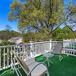 Chic 1 Bedroom Units Near Dilworth Holiday home *