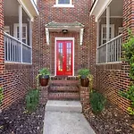 Holiday home Vibrant And Cozy 2br Near Uptown With Balcony Charlotte