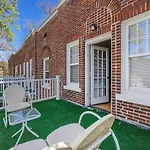 Holiday home Chic 1 Bedroom Units Near Dilworth