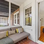 Contemporary 2br In Myers Park With Screened Porch
