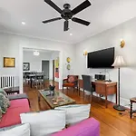 Elegant And Colorful 1Br With Covered Porch