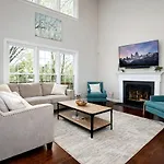 Holiday home Disconnect At With Great Surroundings In Charlotte, North Carolina