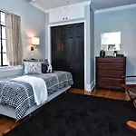 Beautifully Furnished Modern 2br With Balcony
