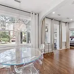 Holiday home Contemporary Gem In The Heart Of Myers Park
